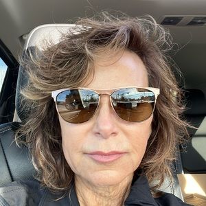 Meet your Posher, Debra